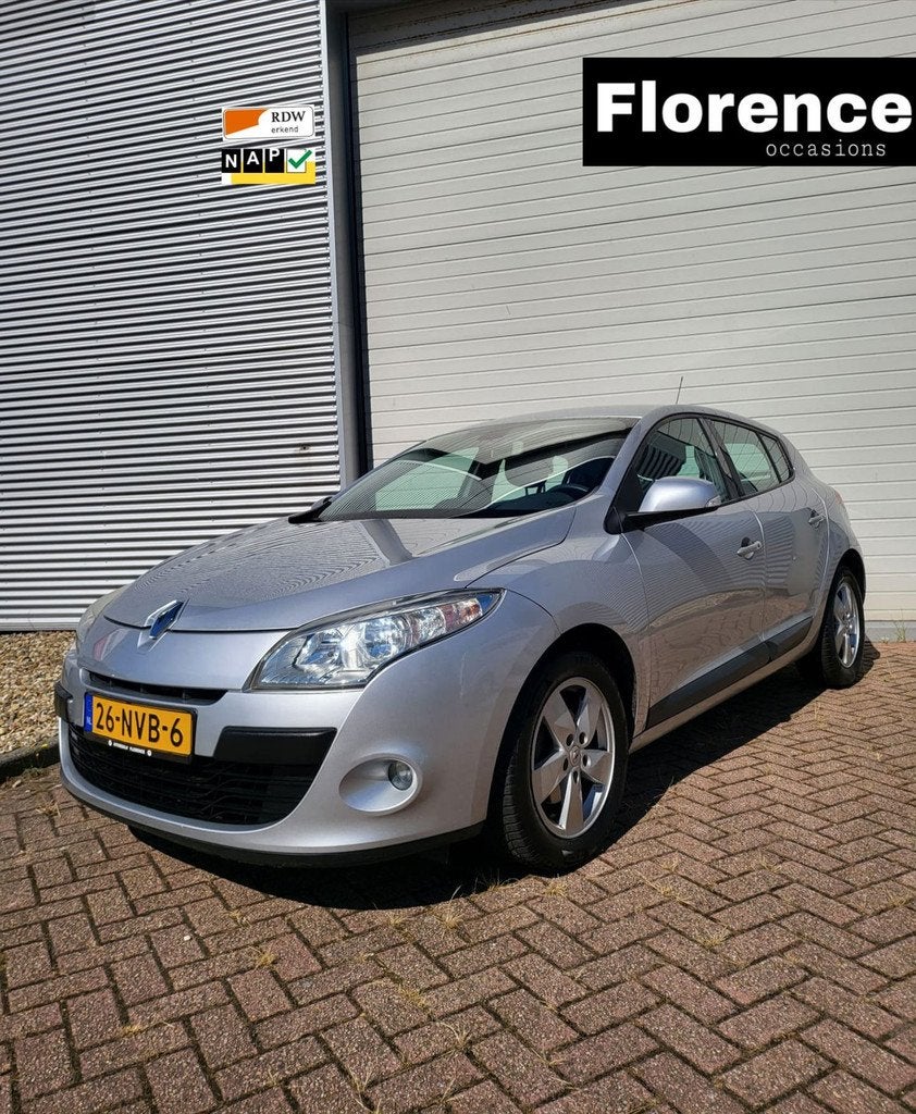 Renault Mégane 1.6 Dynamique Nwe APK lage km NAVI NAP!, Auto's, Renault, Euro 5, Stof, Gebruikt, 4 cilinders