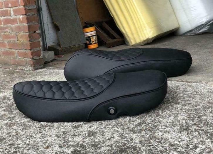 Custom Black On Black  Vespa lx 50/s zadel (NIEUW!!), Niet ingevuld, Niet ingevuld, Nieuw, Ophalen of Verzenden