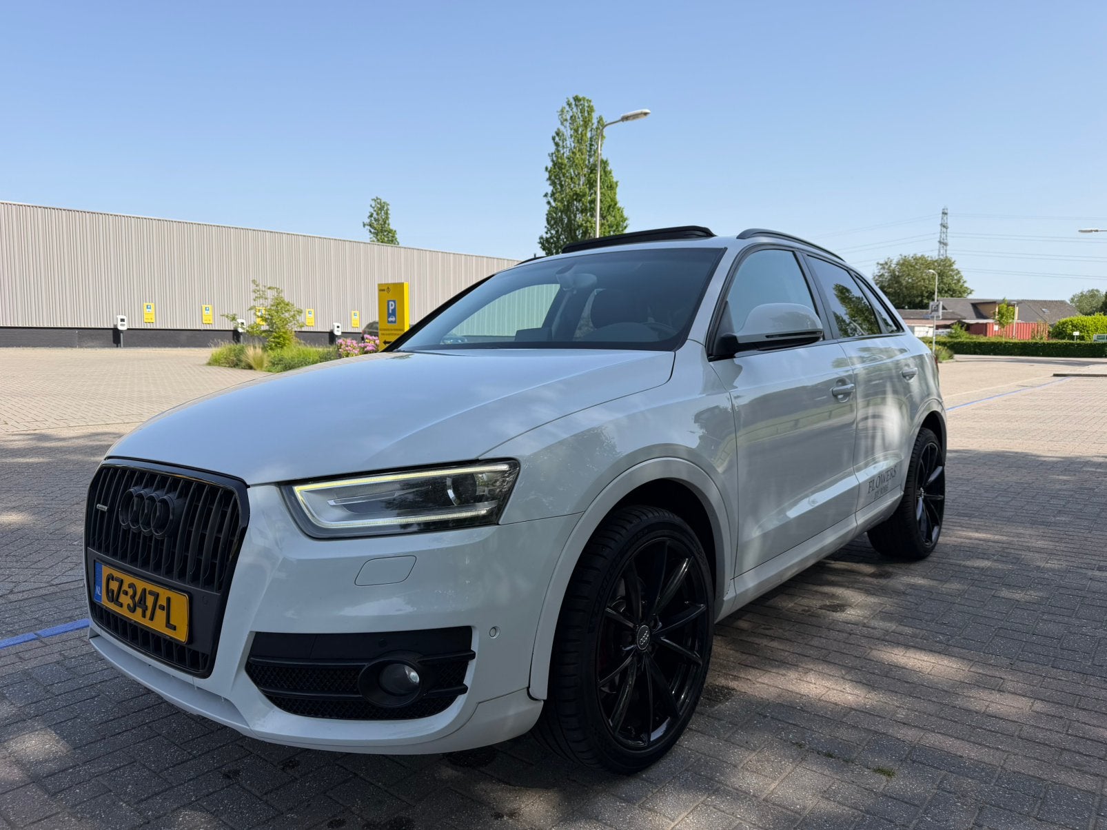 Audi Q3 2.0TFSI Quattro 400PK Schuifdak Bose Led Stage 3, Auto's, Audi, Stof, Zwart, Wit, Vierwielaandrijving