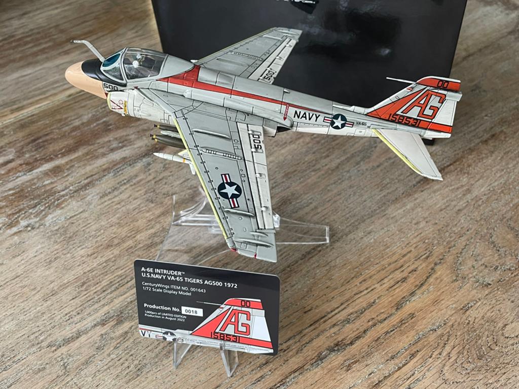 Century Wings CW001643 | Grumman A-6E Intruder, Ophalen, Schaalmodel, Zo goed als nieuw, Pilot Station