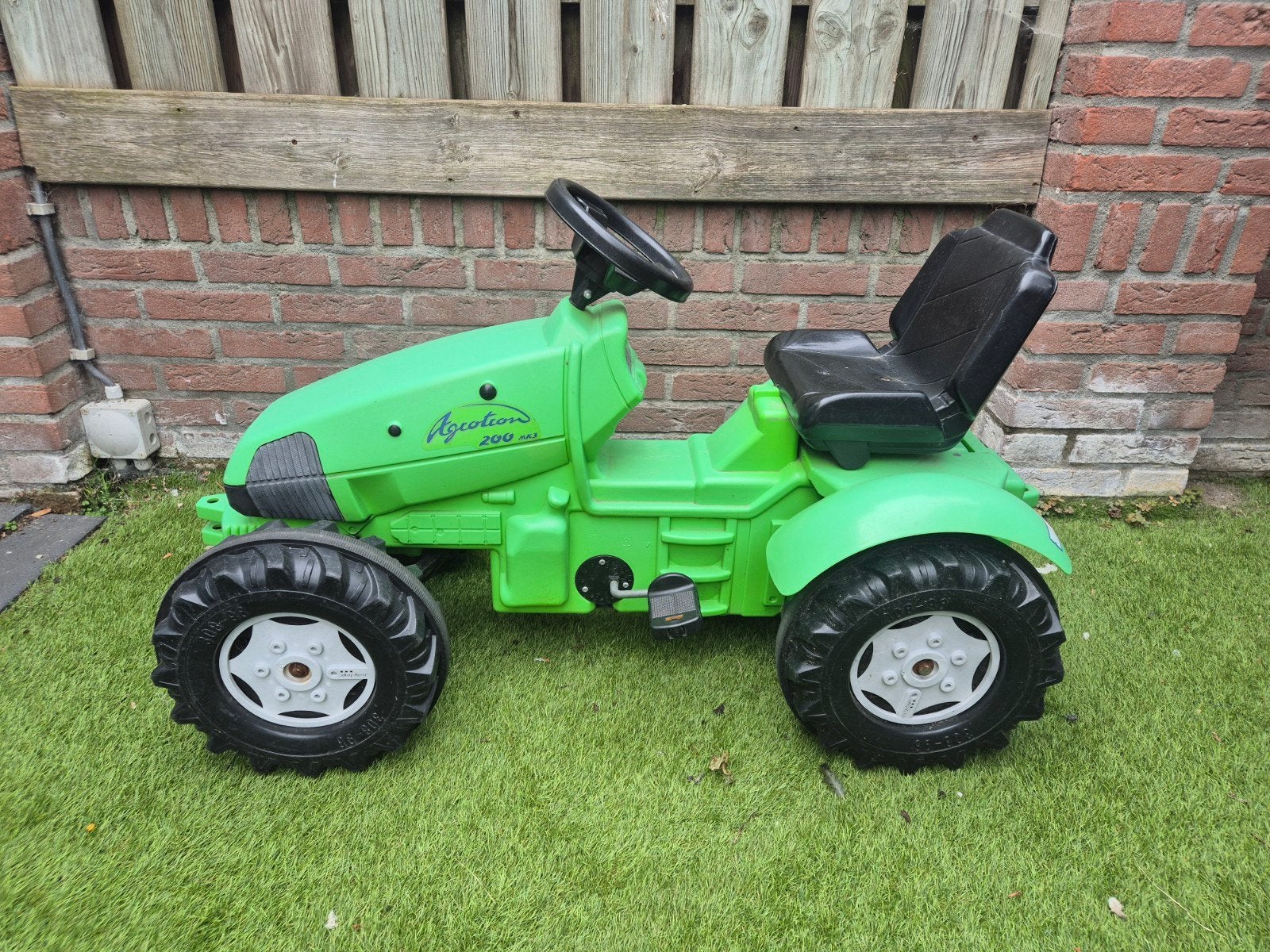 Deutz-Fahr Agrotrac 2000 traptractor, Kinderen en Baby's, Speelgoed | Buiten | Voertuigen en Loopfietsen, Ophalen, Gebruikt, Trapvoertuig
