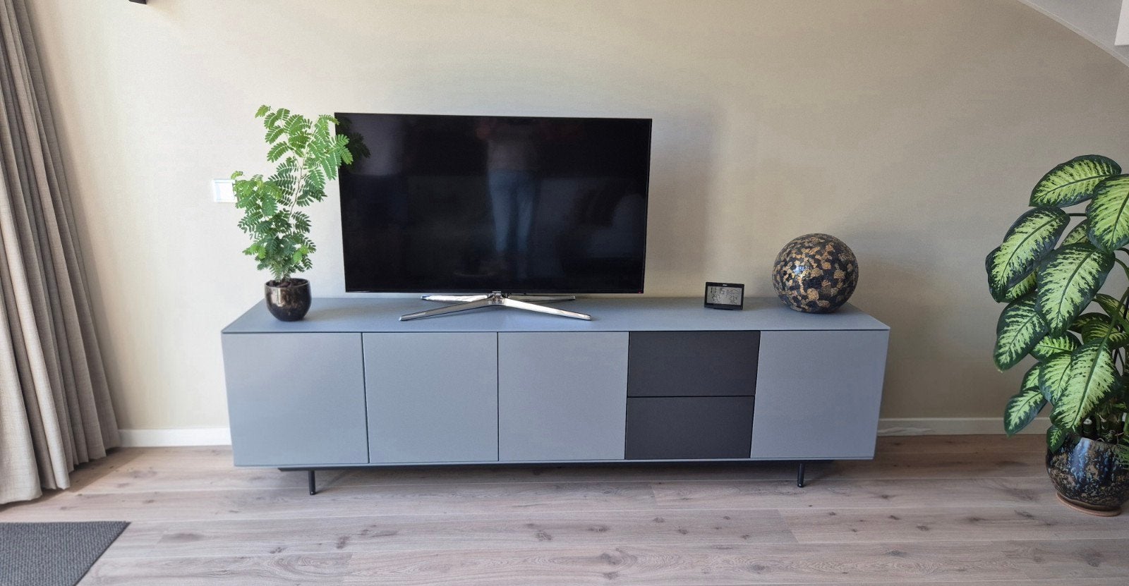 Interstar greeploos kast grijs, Ophalen, Strak, Glas, Nieuw