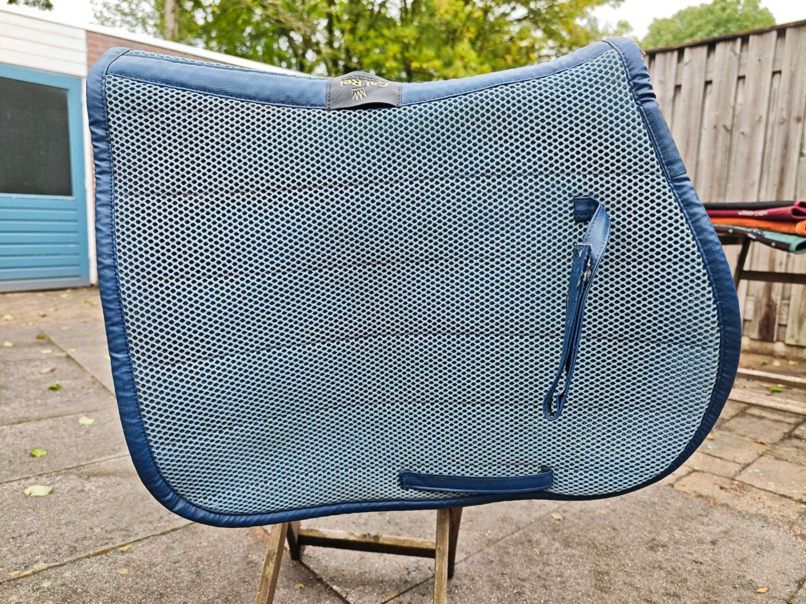 Blauw Cal Rei Springdekje, Ophalen