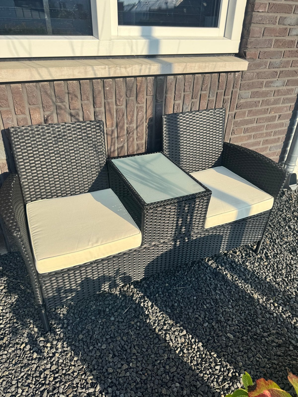 Foto 2 van Nieuwe zwarte 2-persoons loungeset met tafel