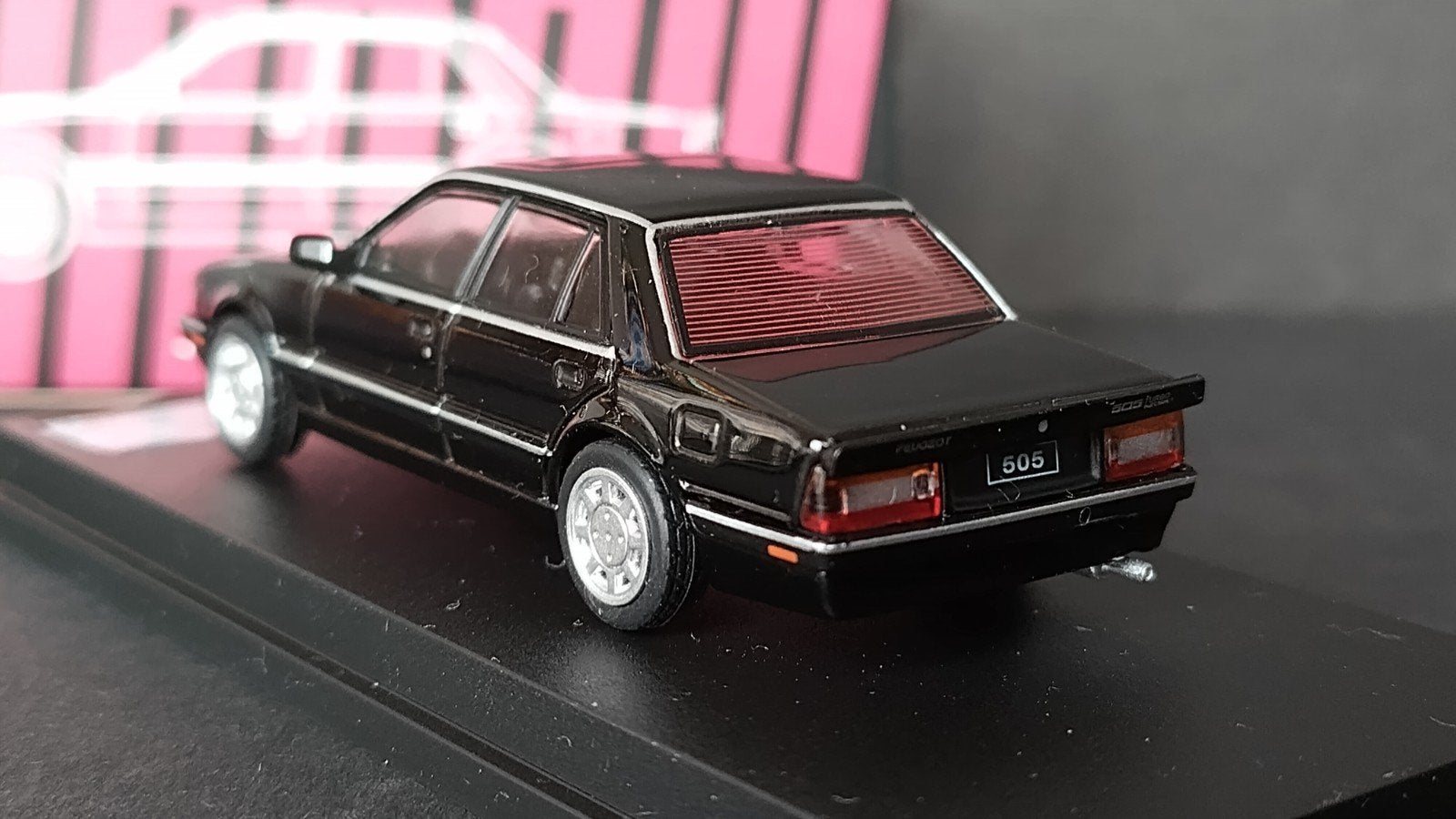 Peugeot 505 Turbo 1:64 Shadow Pol, Hobby en Vrije tijd, Auto, Verzenden, ., Nieuw