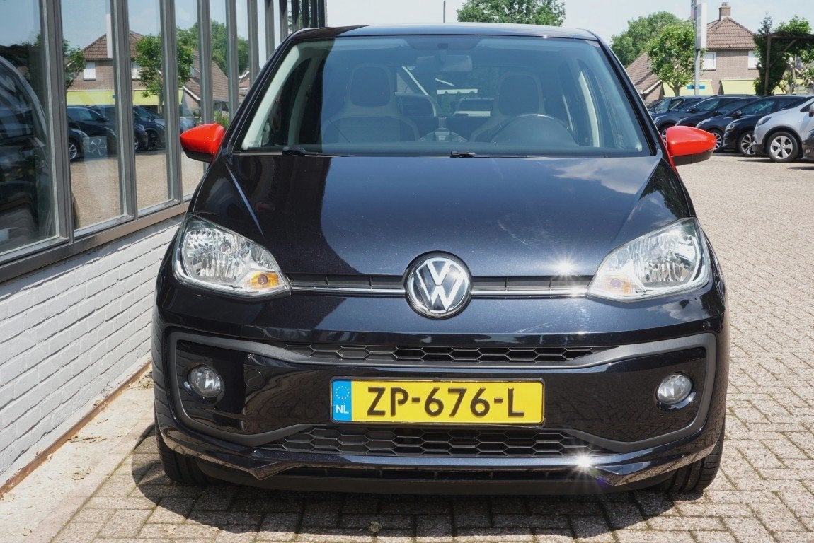Volkswagen up! 1.0 BMT Beats Up! (bj 2017), Auto's, Volkswagen, Voorwielaandrijving, 12 maanden, Gebruikt, Leder en Stof