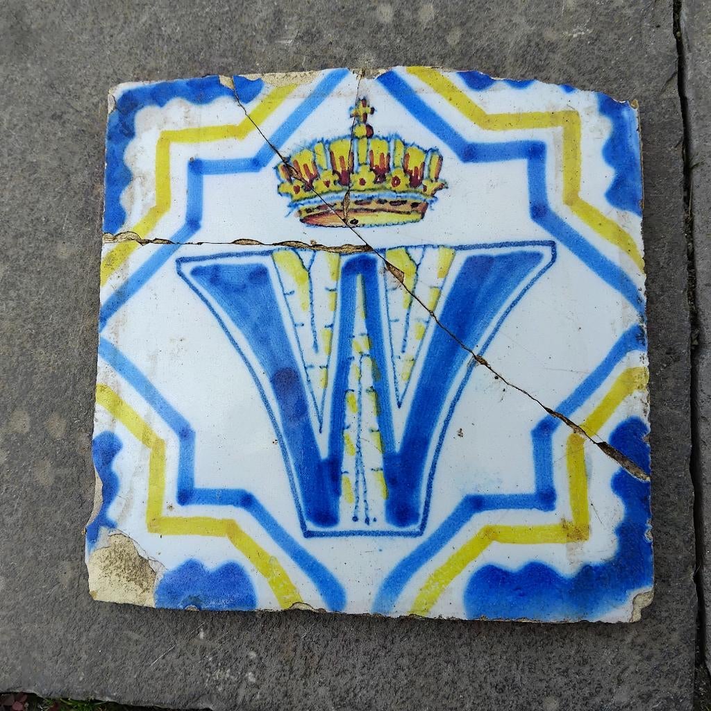 Brocante; Koningin Wilhelmina oude herinneringstegel, Ophalen of Verzenden, Gebruikt, Nederland, Overige typen