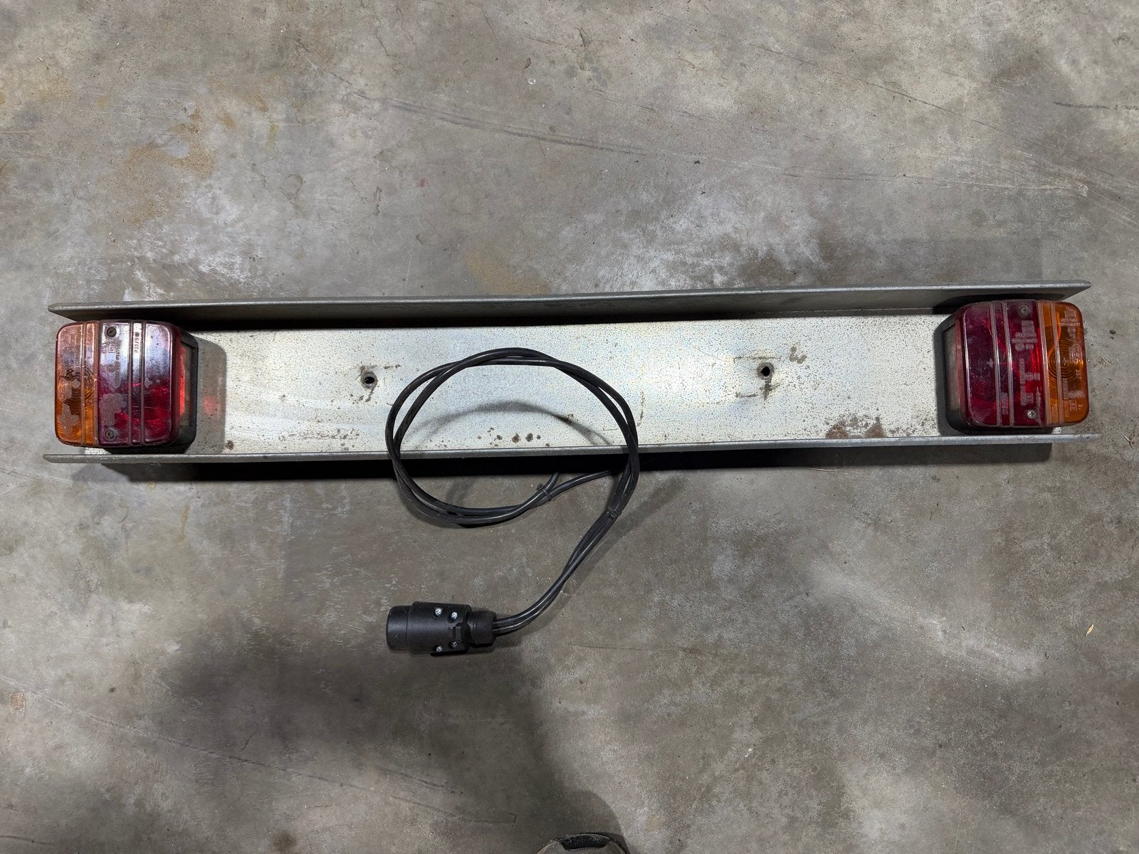 Gebruikte aanhanger/fietsenrek verlichtingsbalk met stekker, Ophalen, Gebruikt