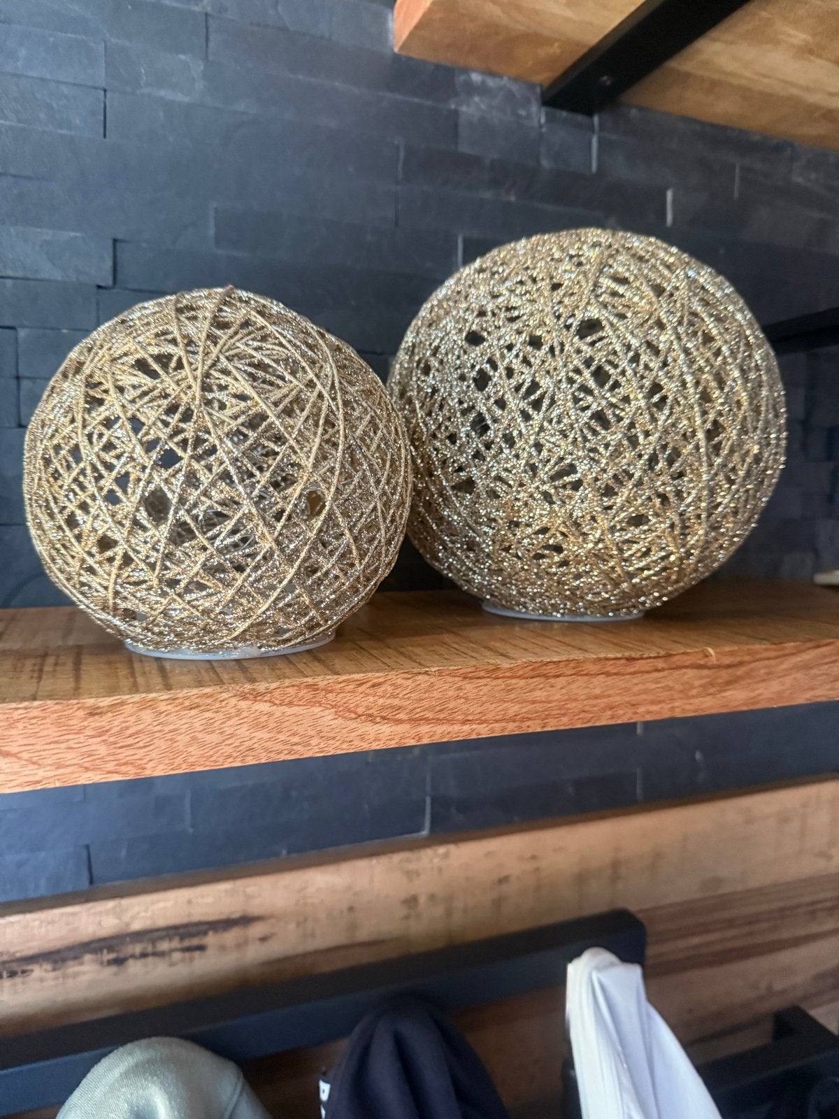 Set van 2 gouden glitter ballen met timer, zo goed als nieuw, Ophalen of Verzenden, Zo goed als nieuw, Goud