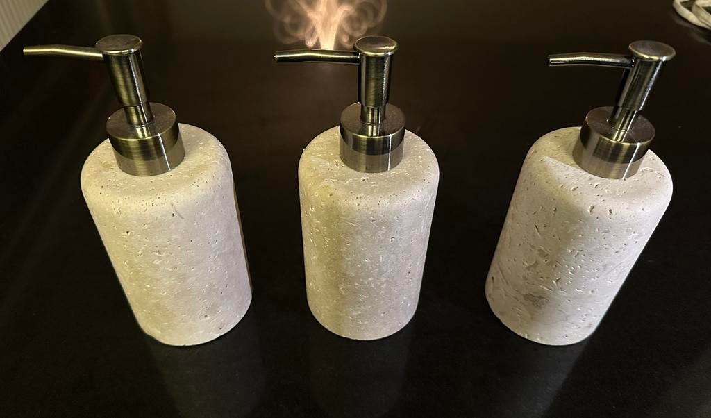 zara home beige zeepdispenser van marmer zeeppomp hand zara, Huis en Inrichting, Badkamer | Badtextiel en Accessoires, Ophalen of Verzenden