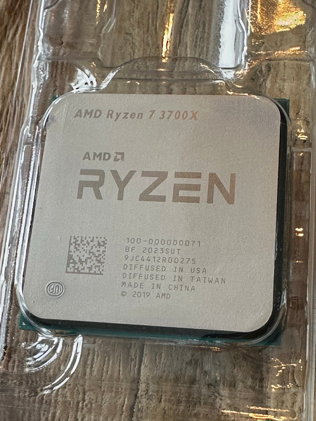 AMD Ryzen 7 3700X Processor met ongebruikte Wraith Prism, Computers en Software, Processors, Ophalen of Verzenden, Gebruikt, 8-core