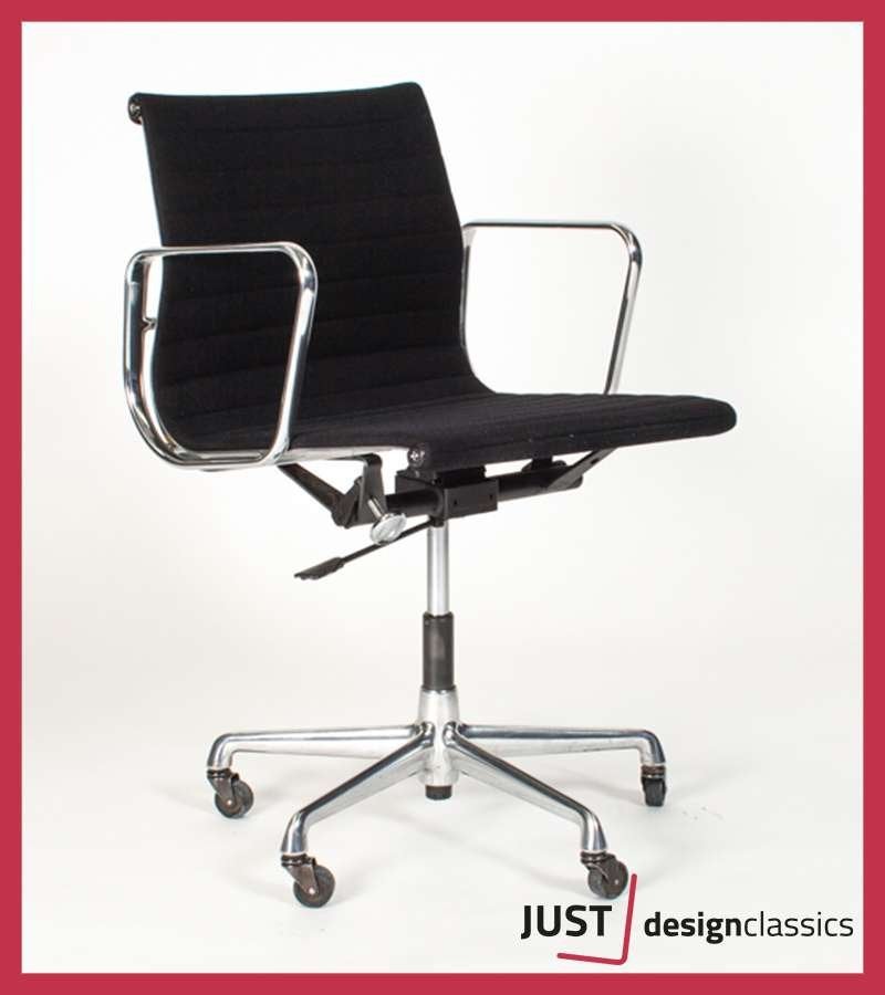 Vitra Eames ea 117 Zwart Hopsak Gepolijst (voorraad:2), Huis en Inrichting, Stoelen, Niet ingevuld, Zo goed als nieuw, Niet ingevuld