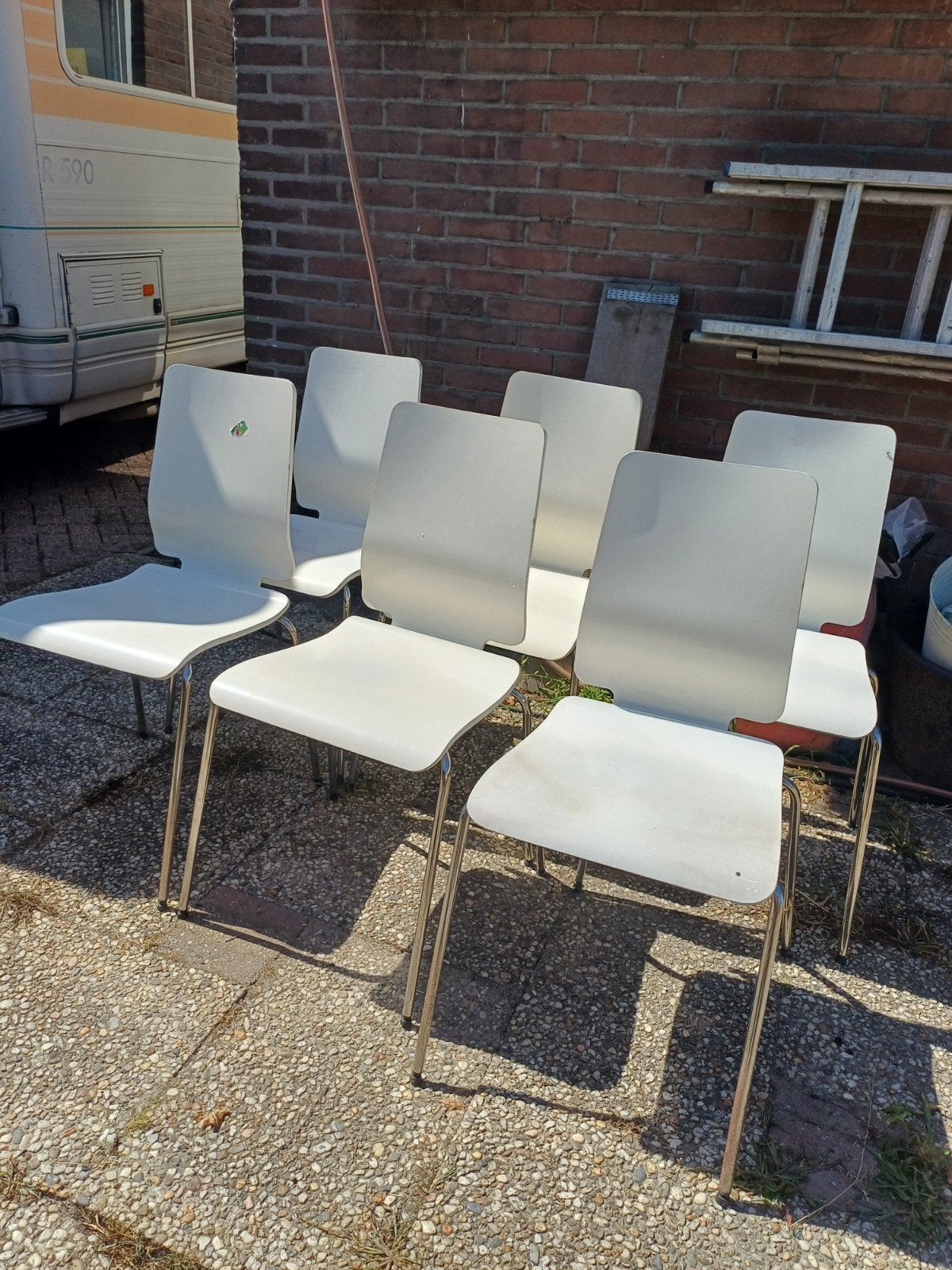 6 eetkamerstoelen ophalen voor kratje bier of 10 euro, Gebruikt, Wit, Overige materialen, Ophalen of Verzenden