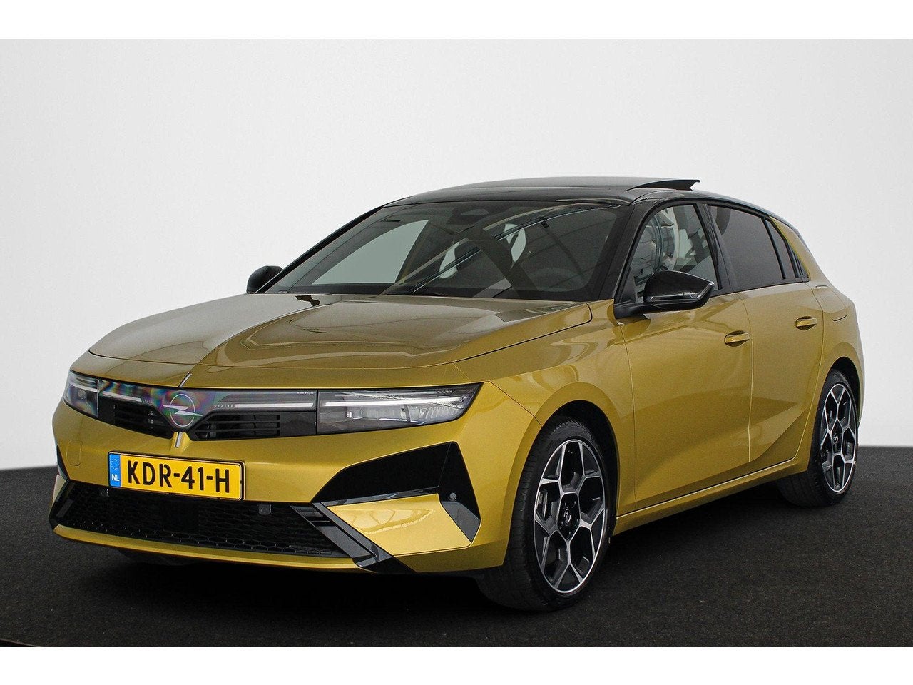 Opel Astra 1.6 Turbo Plug In Hybrid Ultimate Facelift Panora, Automaat, Gebruikt, 194 pk, 4 cilinders
