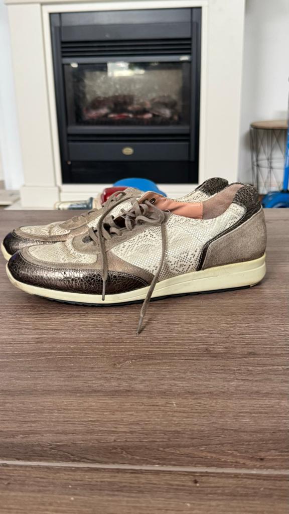Durea Leren Sneakers Maat 39 met Pythonprint en Suède, Kleding | Dames, Ophalen of Verzenden, Gedragen, Beige, Sneakers of Gympen