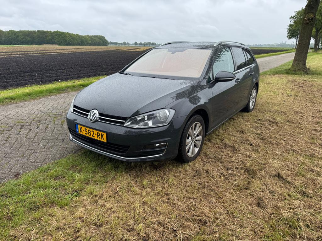 Volkswagen Golf Variant BlueMotion Highline Luxe Uitvoering, Voorwielaandrijving, Zwart, 4 cilinders, Leder en Stof