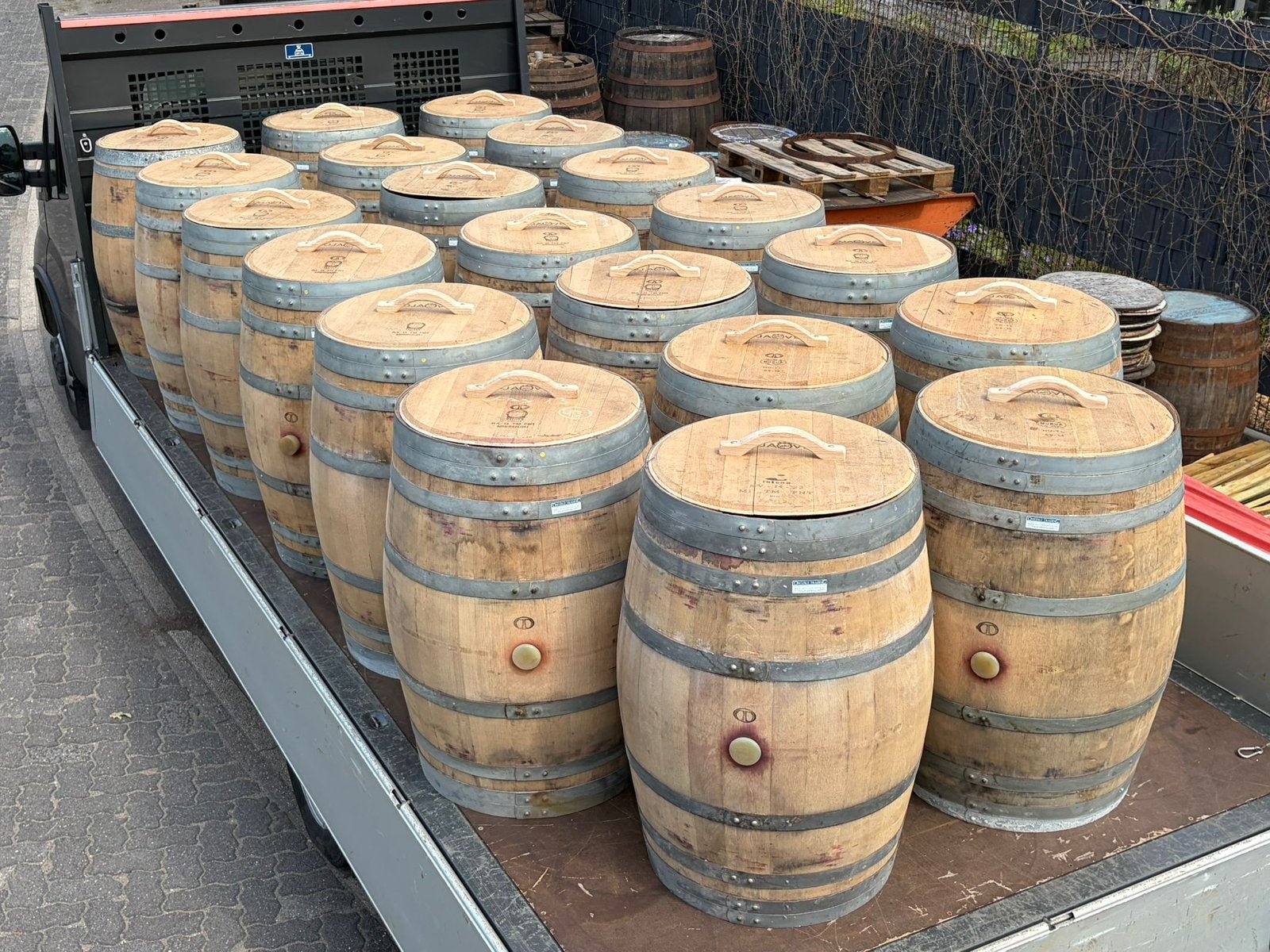 Wijnvat met deksel, Ophalen, Gebruikt, Hout