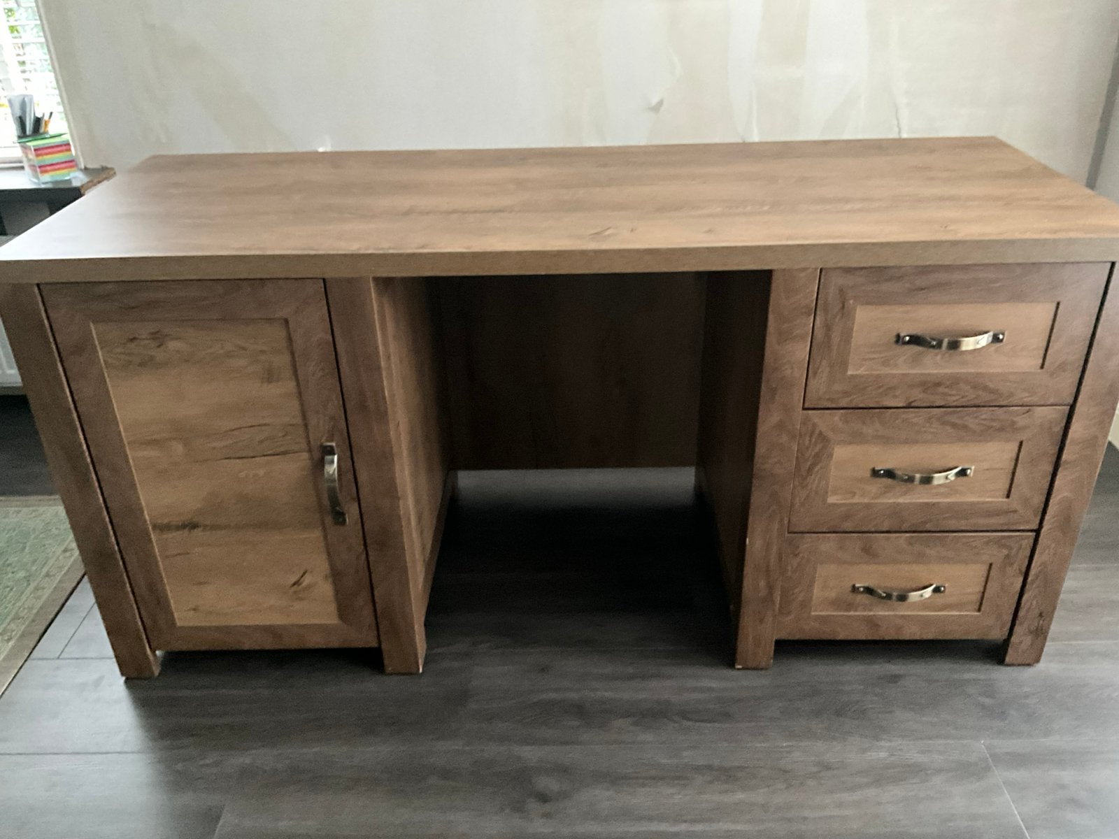 Bureau, Ophalen, Zo goed als nieuw