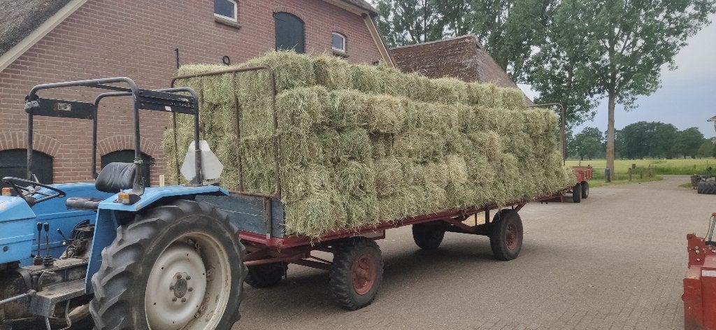Hooibaaltjes kleine balen, Ophalen, Vee