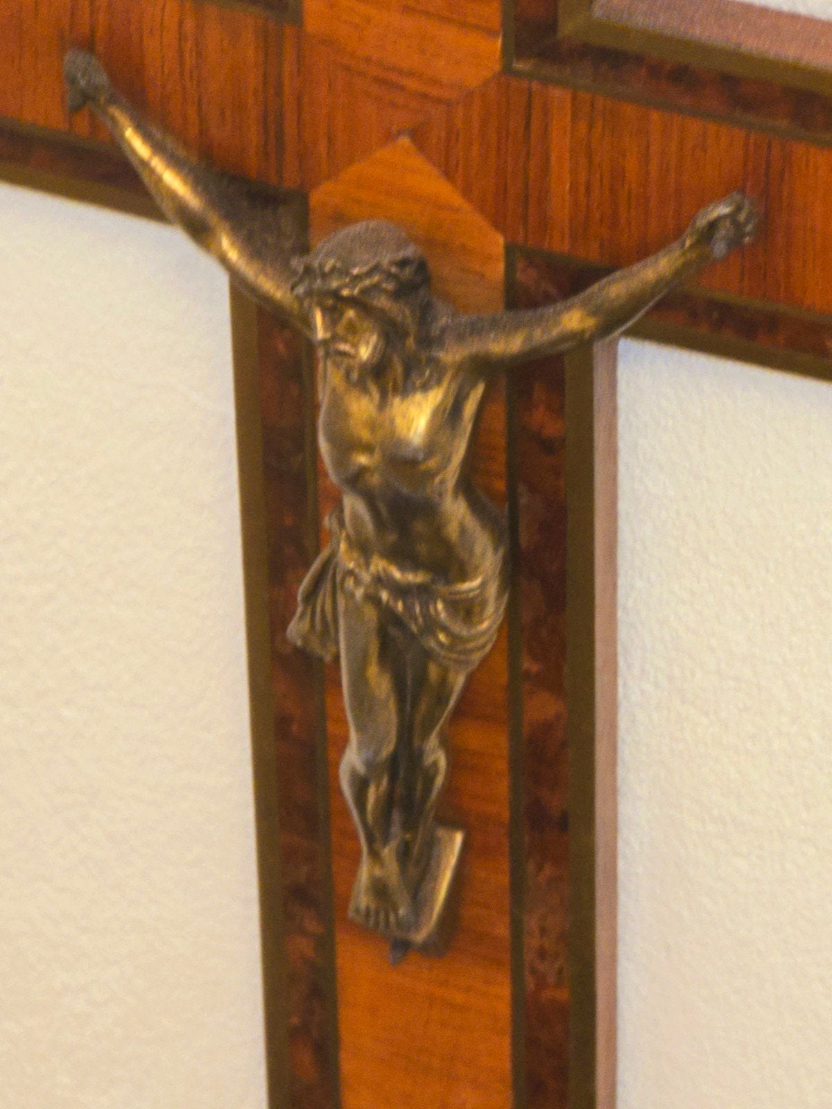 Antiek houten kruisbeeld met bronzen corpus, Ophalen of Verzenden