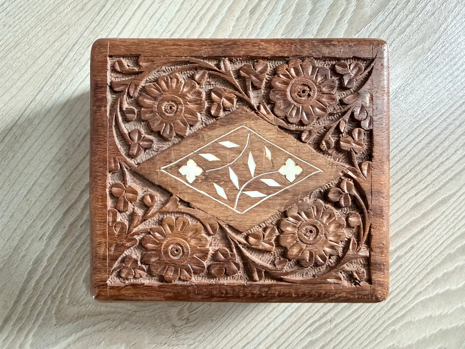 Oud Indiaans houten doosje, Ophalen of Verzenden