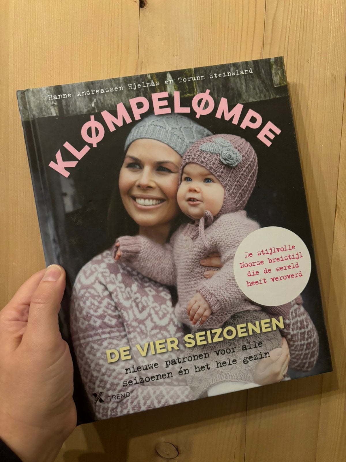 Het boek Klømpelømpe De vier seizoenen, Ophalen of Verzenden, Nieuw, Breien, Patroon of Boek