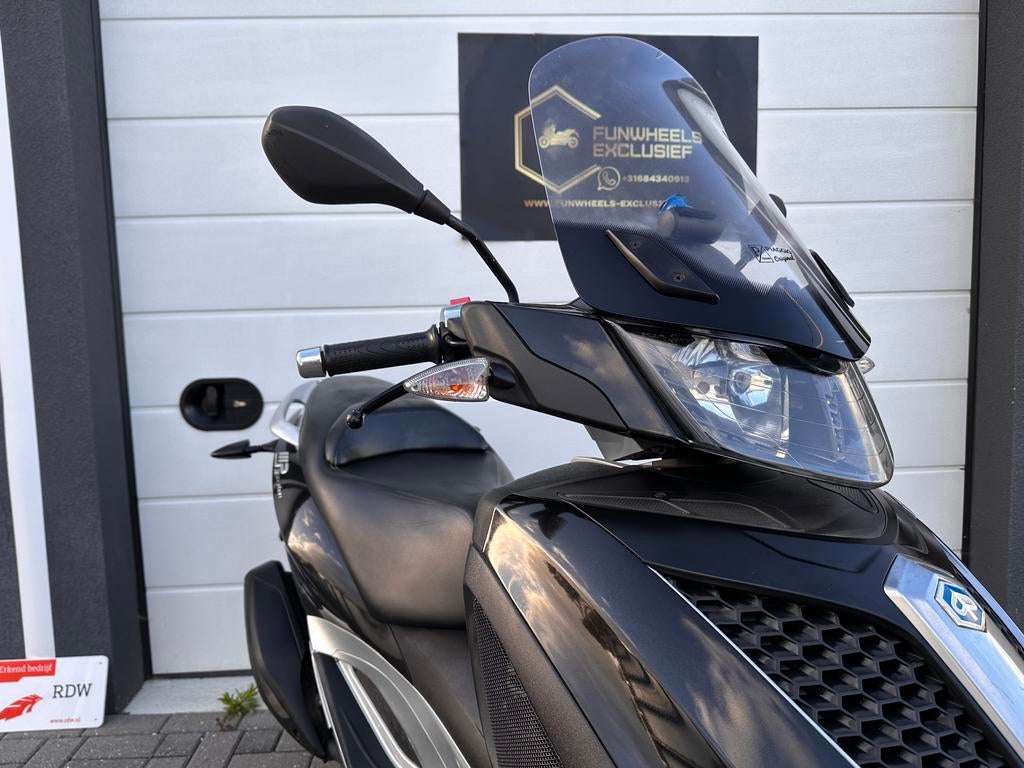 Piaggio MP3 Yourban 300 IE LT Motorscooter Autorijbewijs B, Scooter, Occasion, Bedrijf, Automaat