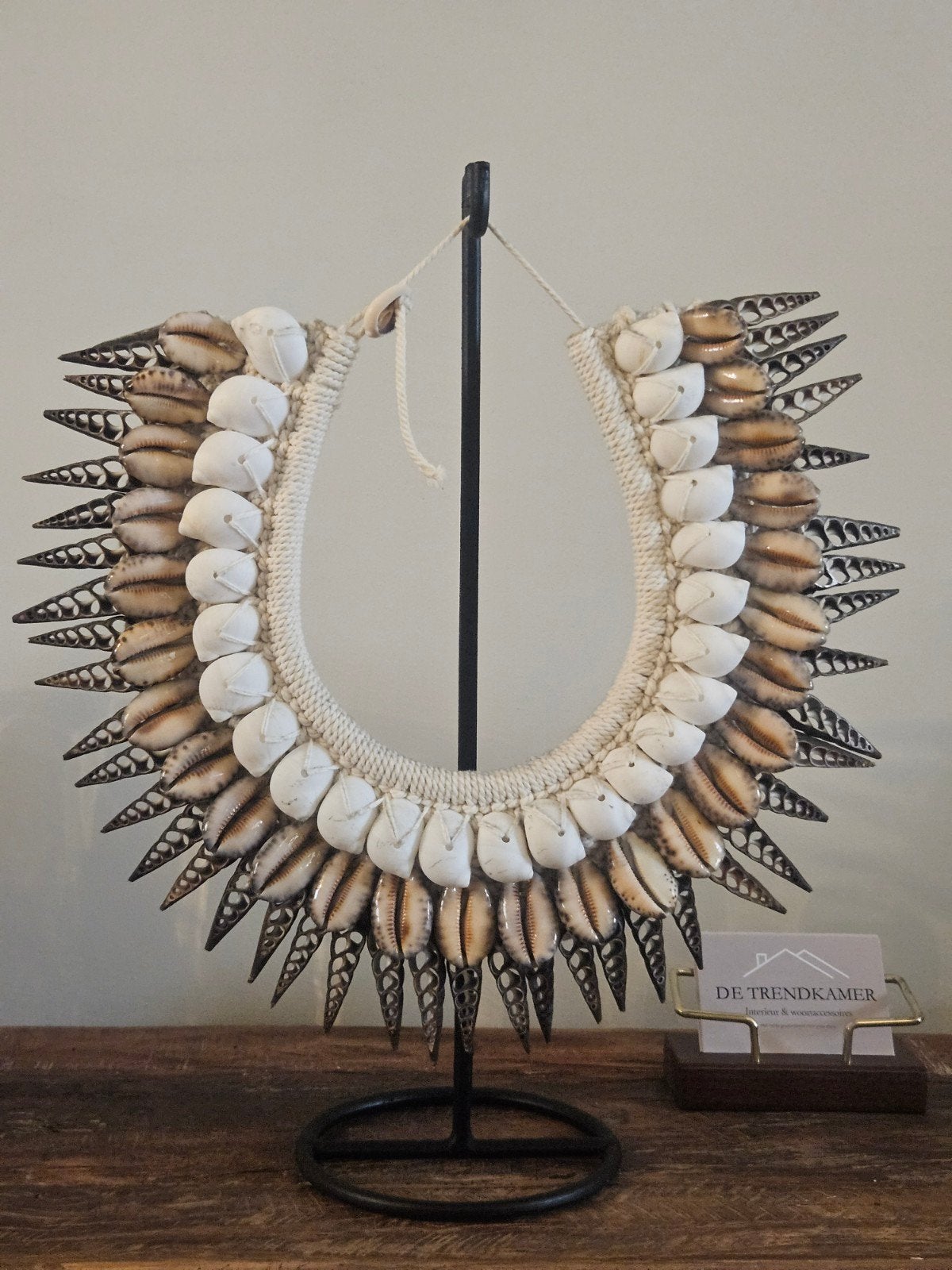 Schelpenketting op standaard 40 cm – kauri schelpen – Boho w, Huis en Inrichting, Ophalen, Gebruikt, Natuurlijk materiaal, Japandi