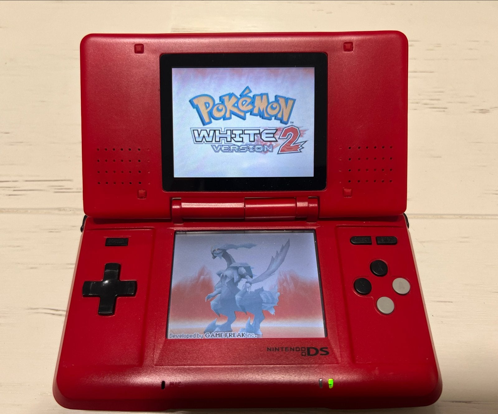 Rode Nintendo DS Phat met games - in hele goede staat!, Met games, DS Original of Phat, Ophalen of Verzenden, Zo goed als nieuw