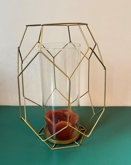 Gouden geometrische lantaarn met een glazen kaarsenhouder, Ophalen, Gebruikt, Metaal, Kandelaar