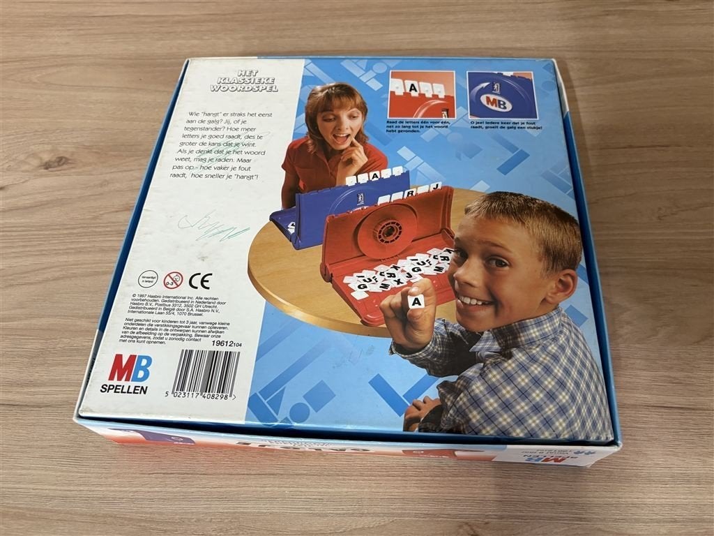 Galgje met 2 bakjes vierkante doos [3715], Hobby en Vrije tijd, Gezelschapsspellen | Bordspellen, Verzenden, Zo goed als nieuw