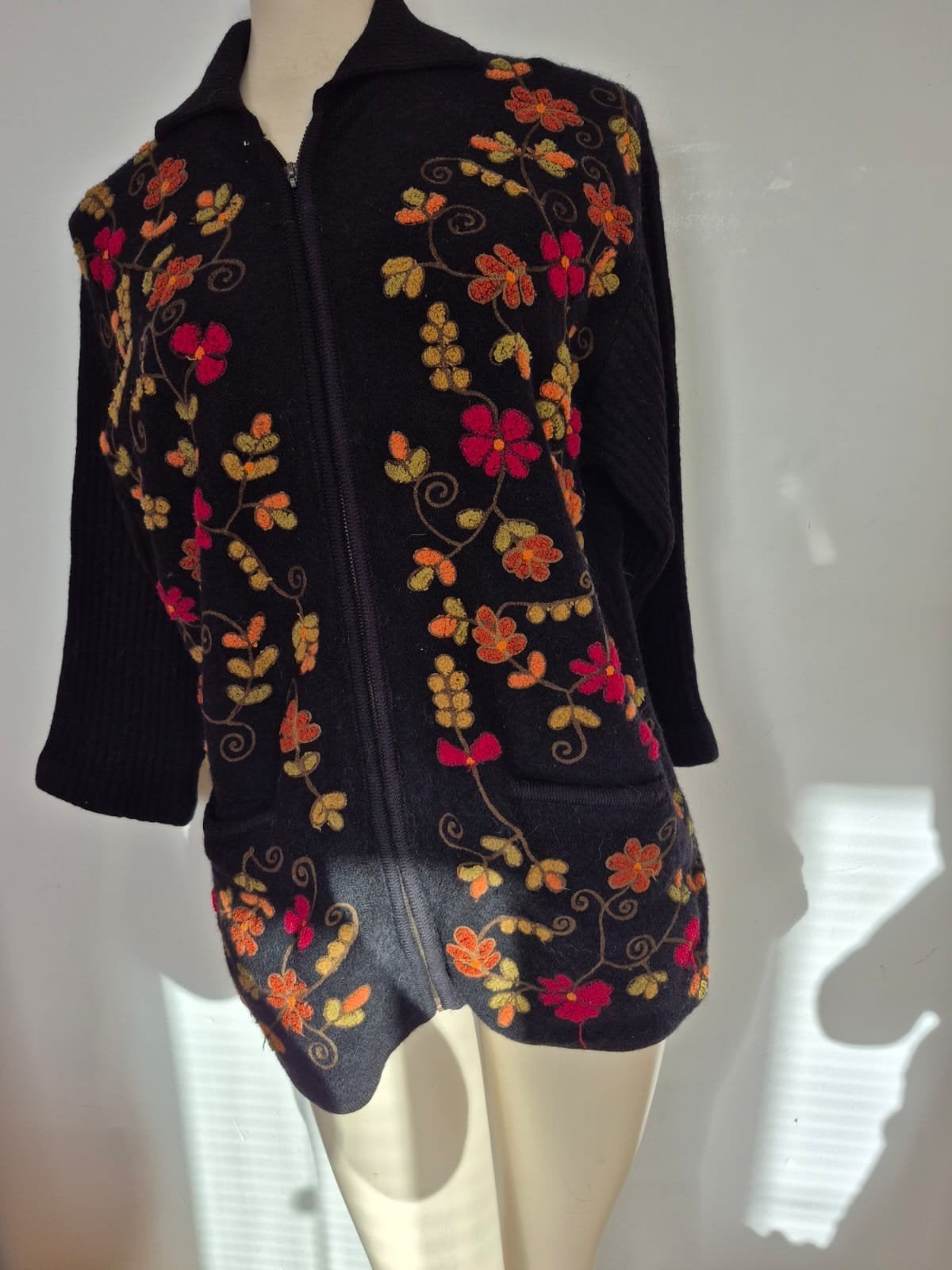Rene Derhy wollen vest met bloemenborduursel, Maat 38/40 (M), Zwart, Ophalen of Verzenden, Zo goed als nieuw