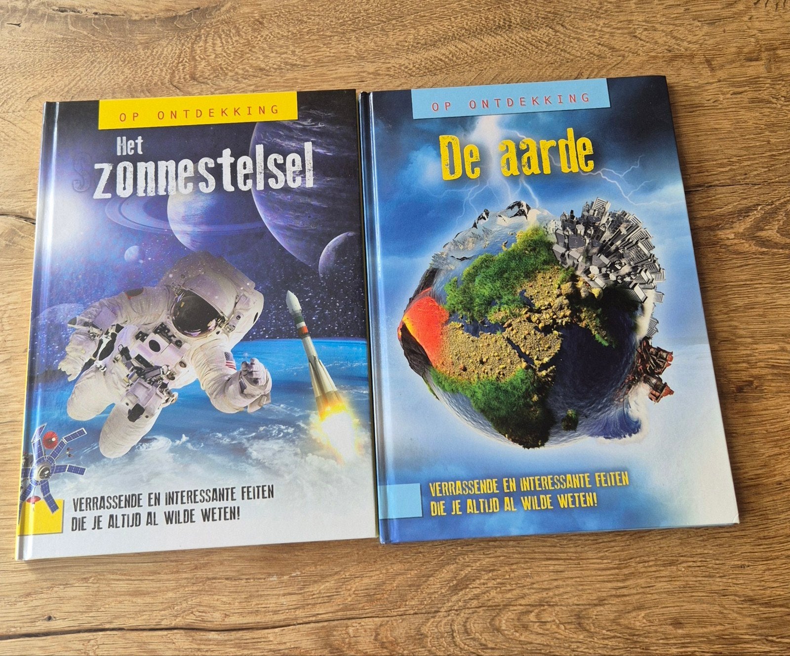 De aarde en het zonnestelsel, Ophalen of Verzenden, Zo goed als nieuw