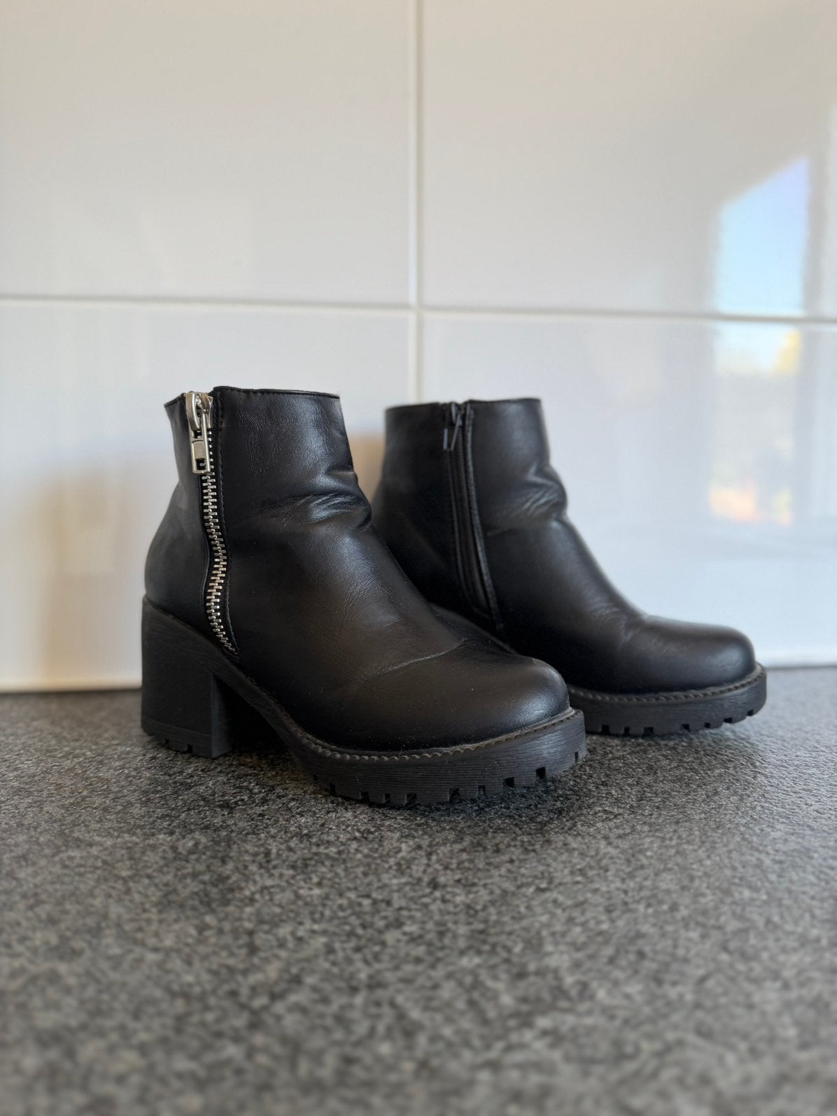 Zwarte Enkellaarsjes / Chunky Boots - Maat 36, Zwart, Lage of Enkellaarzen, Ophalen of Verzenden, Gedragen