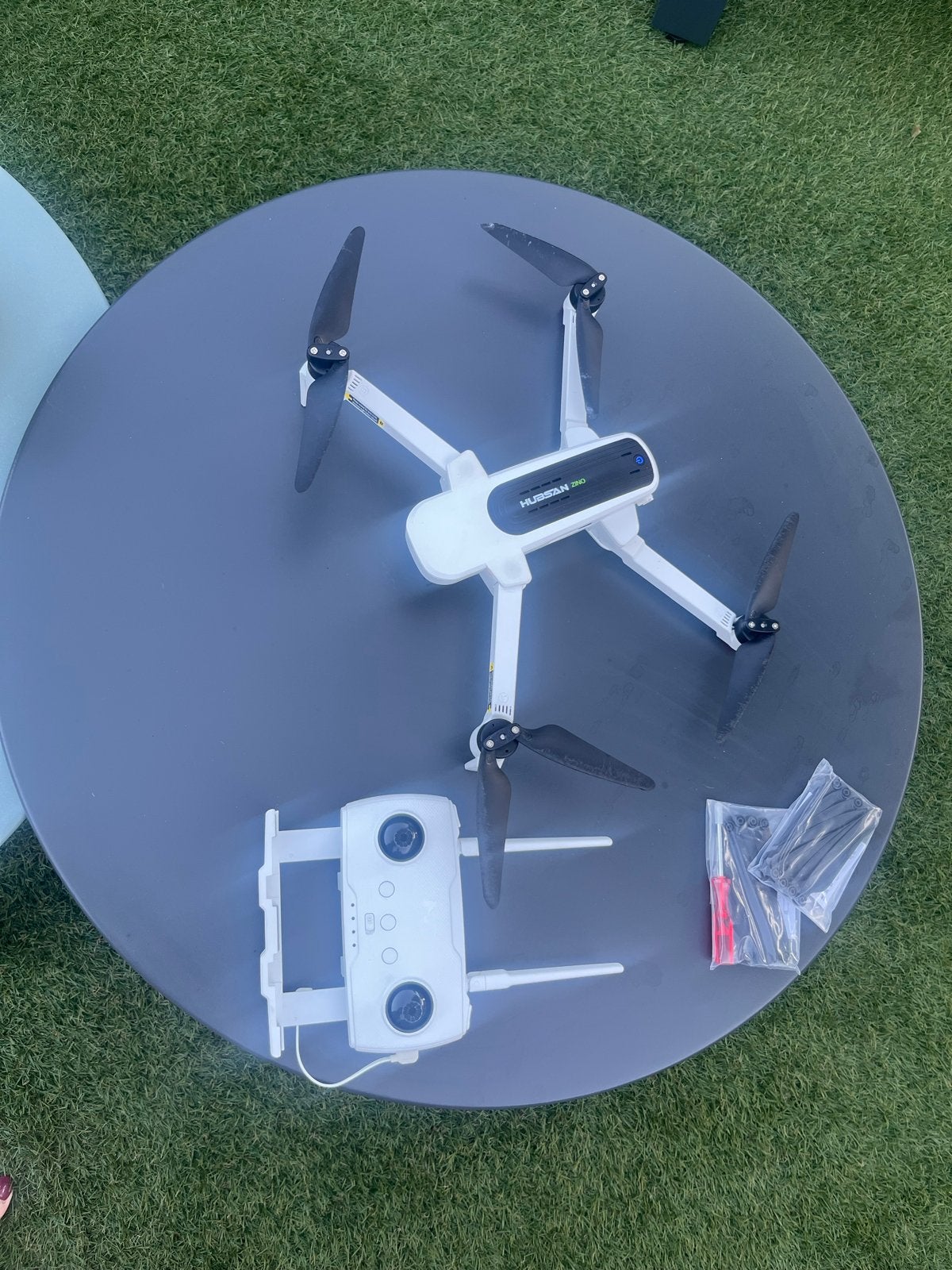 Hubsan Zino Drone met Controller en Tas - Zo goed als nieuw, 250 tot 900 gram, Cameradrone, Hubsan, Zo goed als nieuw
