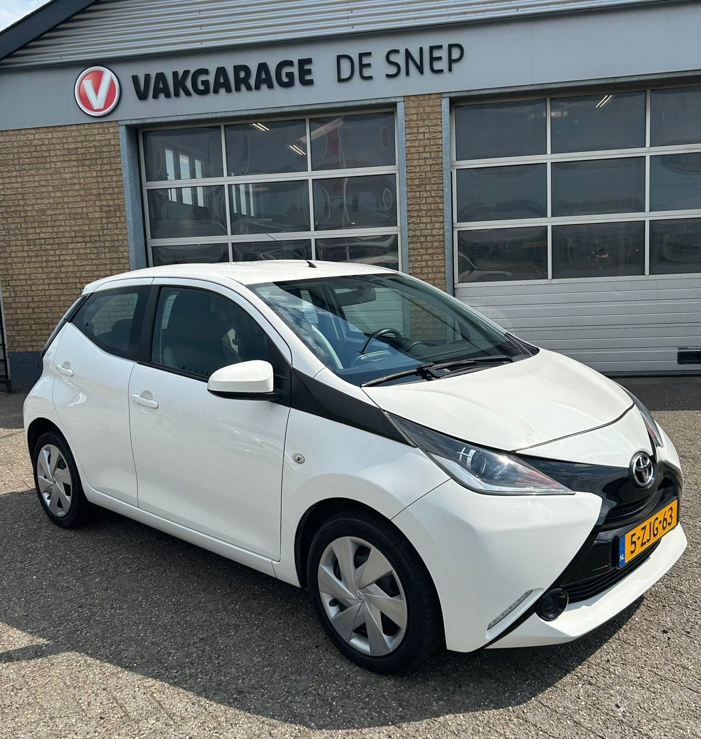 Toyota Aygo 1.0 VVT-i x-play, Euro 5, Stof, Gebruikt, Zwart
