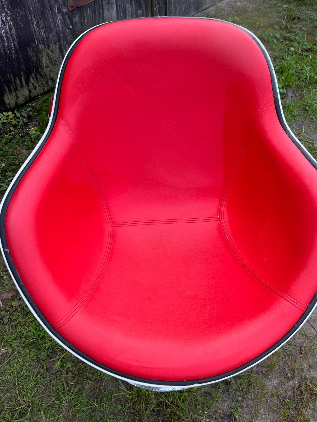 4 stoelen en een tafel, Ophalen of Verzenden, Zo goed als nieuw, Leer