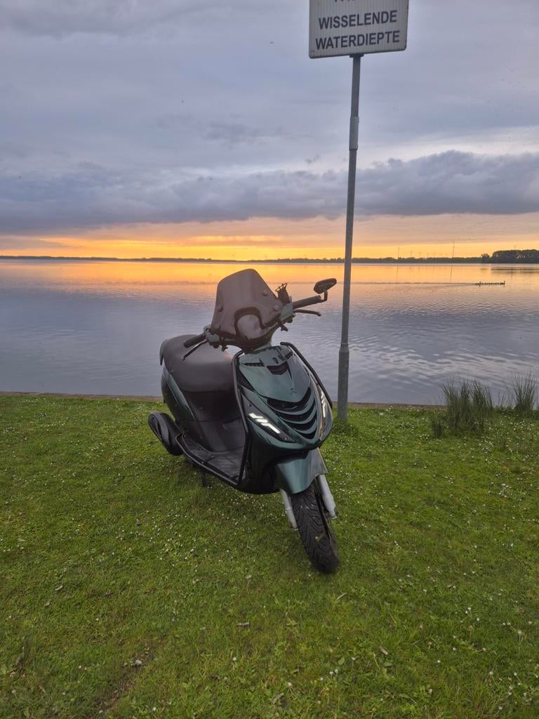 Piaggio Zip 2015 – Jaguar Groen, Ophalen, Gebruikt, Zip, Benzine
