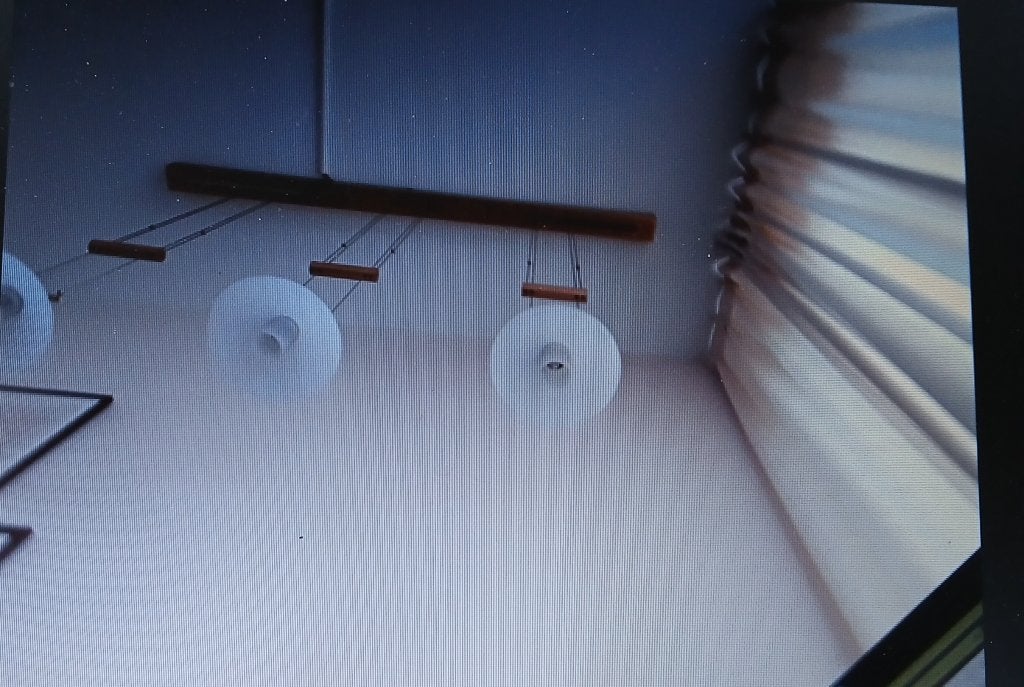 plafondlamp met 3 glazen kappen aan een koperen  balk, Ophalen, Gebruikt, Modern, Dimbaar