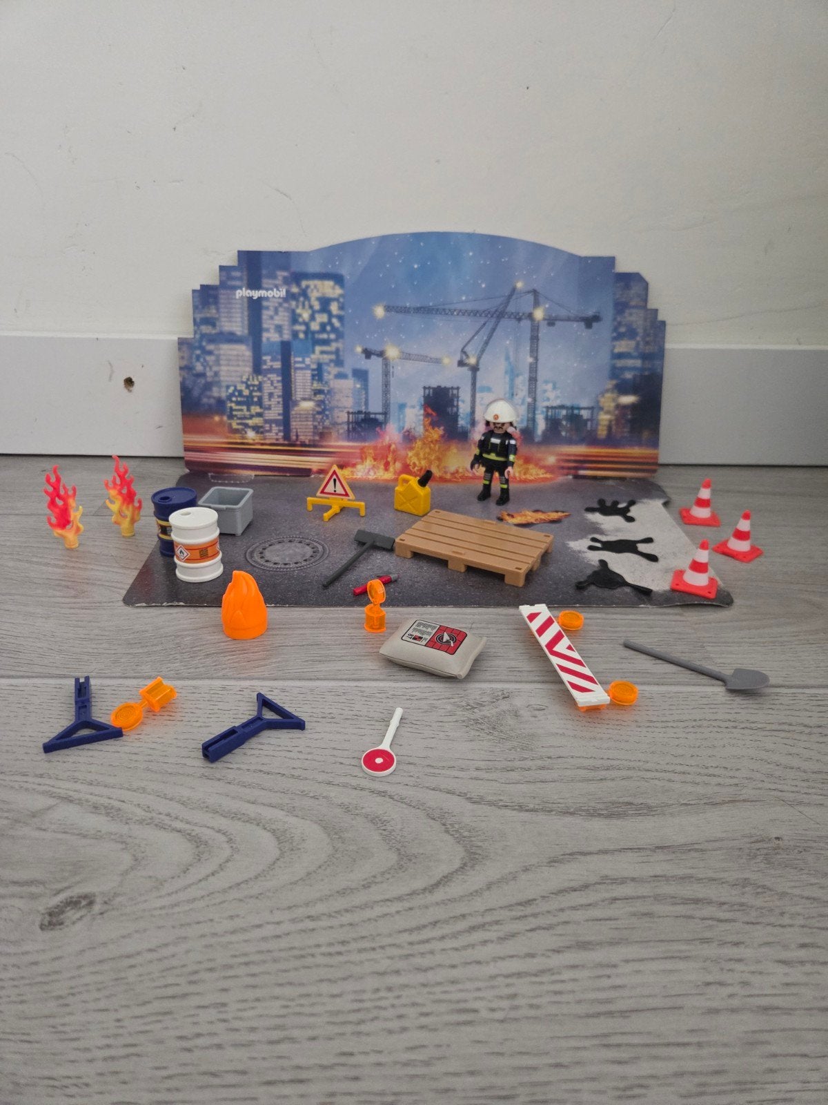 playmobil interventie op de bouwerf 9486, Ophalen