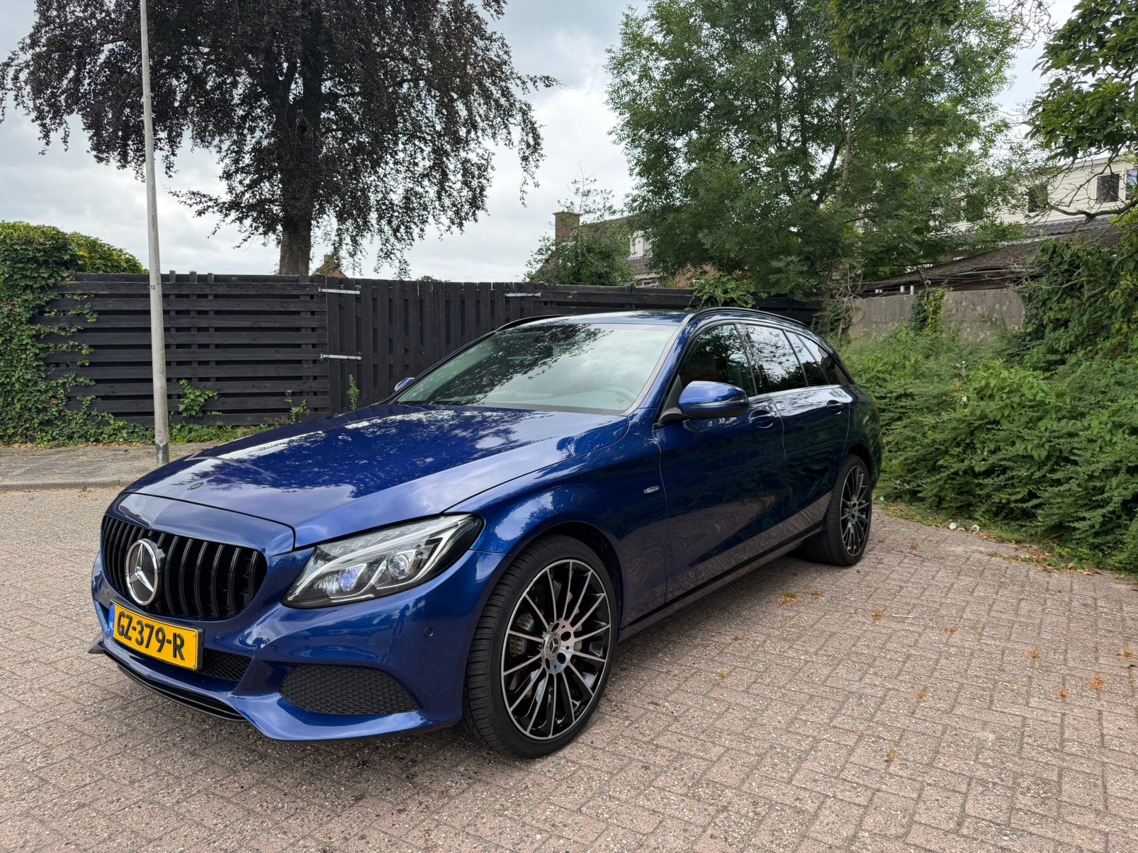 Mercedes-Benz C-Klasse C350e | AMG edition | 2015, Auto's, Mercedes-Benz, Automaat, Achterwielaandrijving, Blauw, Hybride Elektrisch/Benzine