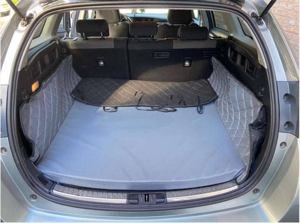 Achterbak hondenbed voor Toyota Auris Touring Sports 2017, Ophalen, Zo goed als nieuw