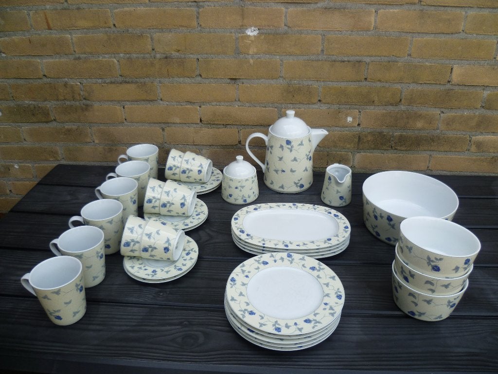 D.E. serviezen, Ophalen of Verzenden, Zo goed als nieuw, Porselein, Compleet servies