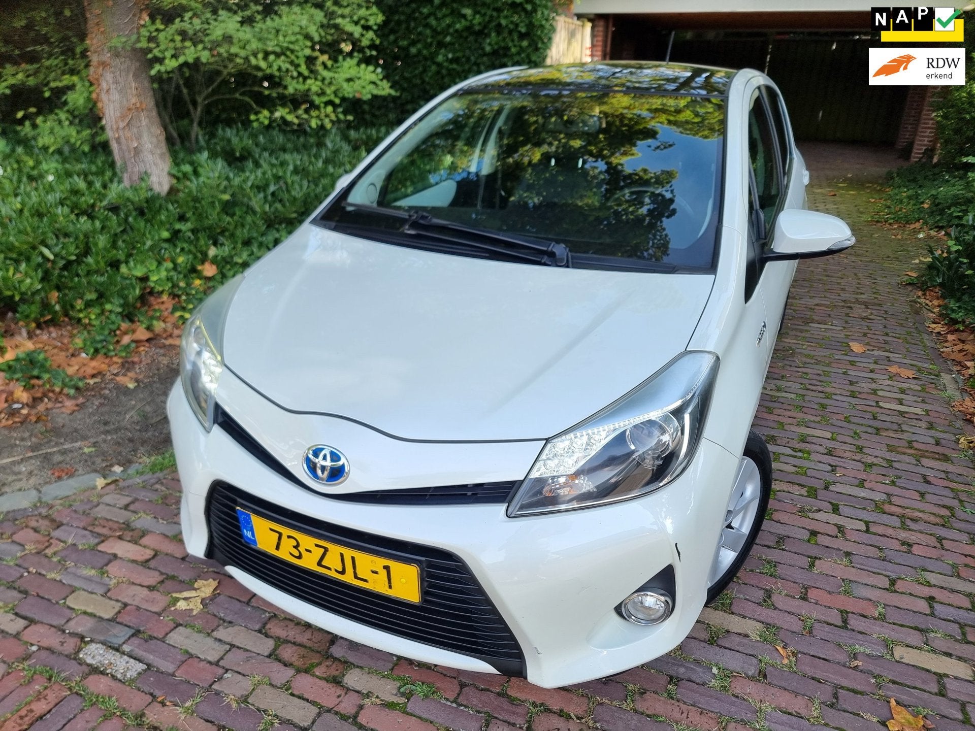 Toyota Yaris 1.5 Full Hybrid Dynamic Pano/Navi/Half leder, Auto's, Toyota, Euro 5, 1497 cc, Gebruikt, 4 cilinders