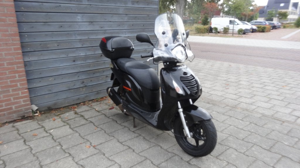HONDA KF09 PES150 MOTORSCOOTER 150cc, Motoren, Sportuitlaat, Scooter, Occasion, Motorrijbewijs A