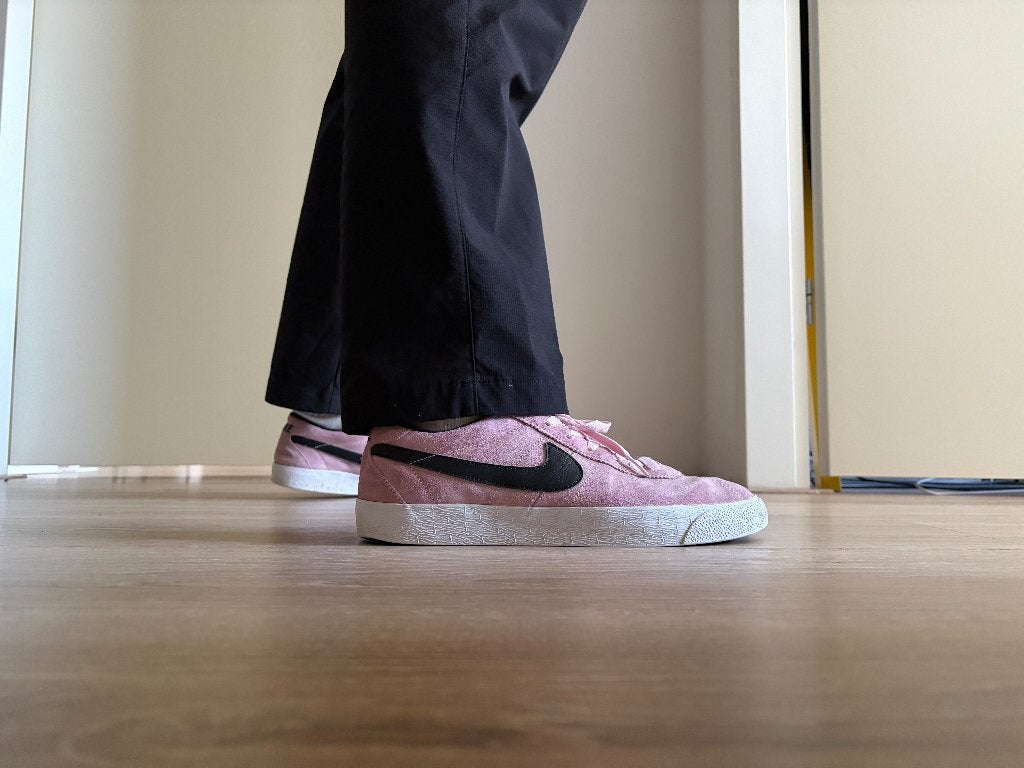 Nike SB Charge Suede — Pink / White Sneaker Maat 44, Overige kleuren, Nike, Ophalen of Verzenden, Sneakers of Gympen