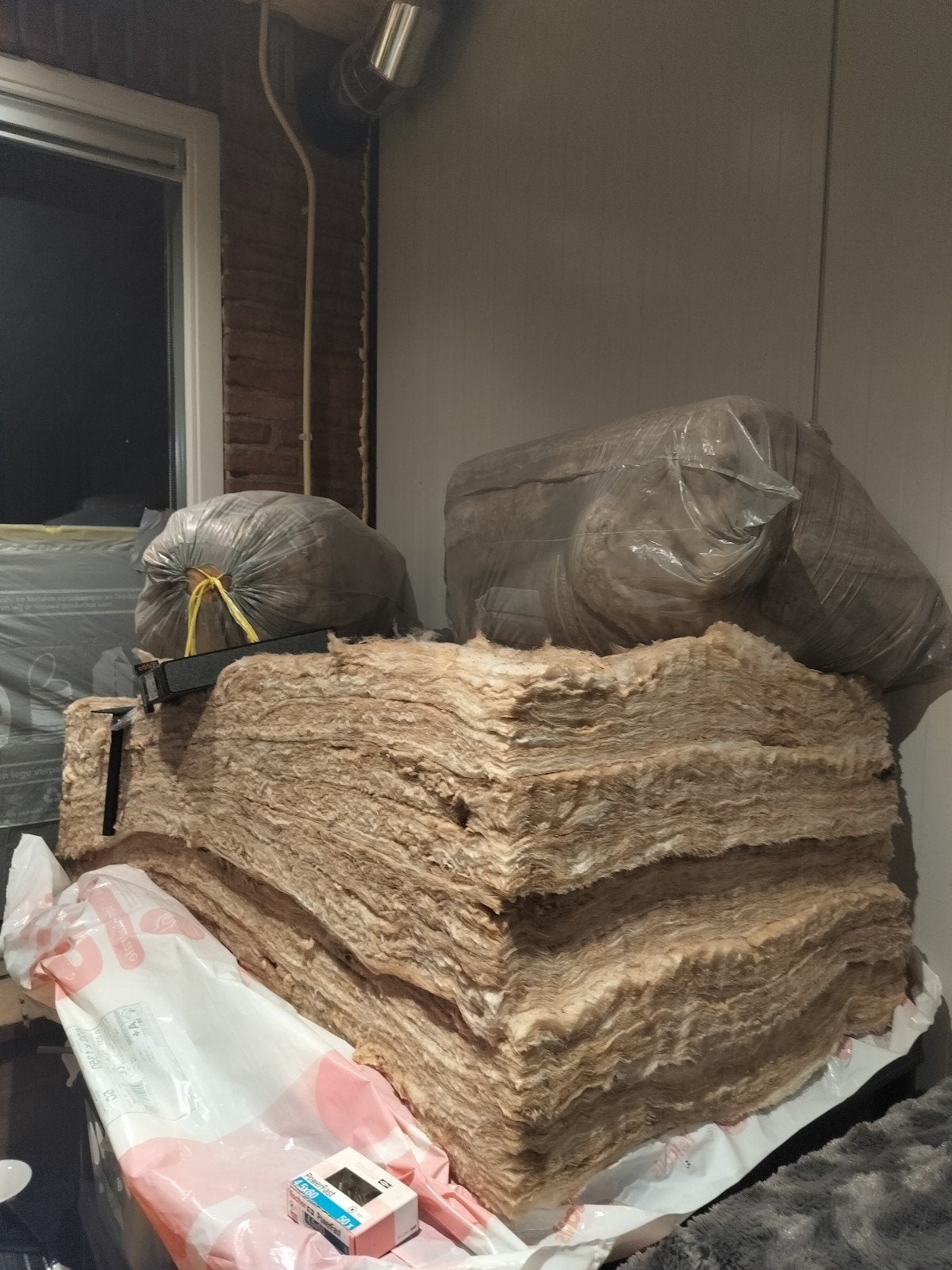 Gratis isolatiemateriaal, Doe-het-zelf en Verbouw, Isolatie en Afdichting, Ophalen, Dakisolatie, Zo goed als nieuw, 15 m² of meer