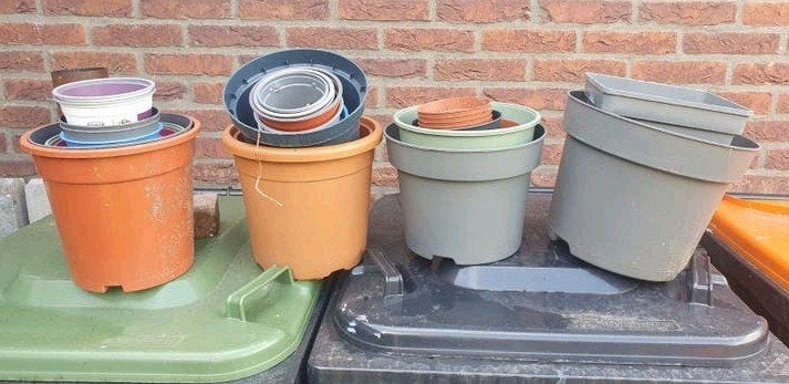 Gratis binnenpotten, Tuin en Terras, Ophalen, Kunststof, Rond, Minder dan 40 cm