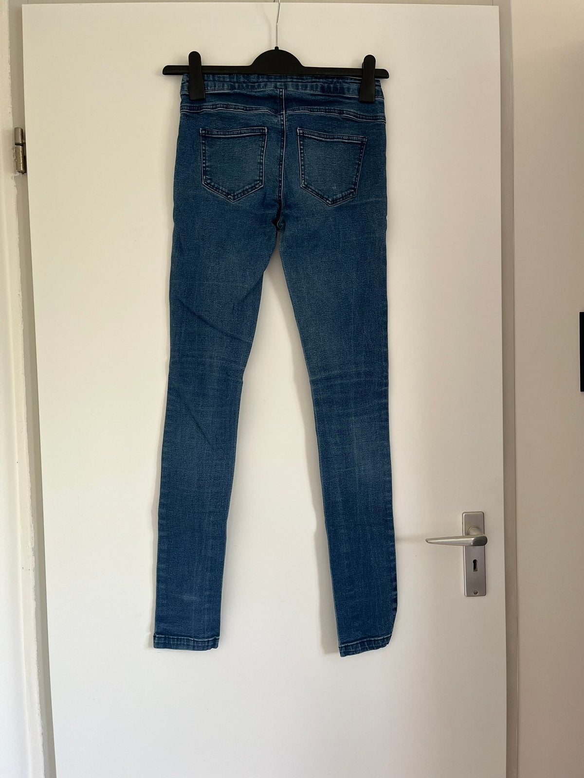 Donkerblauwe skinny spijkerbroek / jeans maat 38/M Vero Moda, Ophalen of Verzenden, Zo goed als nieuw, Blauw, W30 - W32 (confectie 38/40)