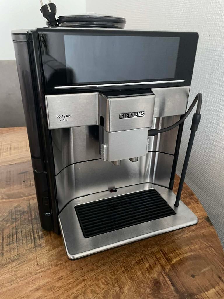 Siemenw EQ6 Plus s700, Witgoed en Apparatuur, Koffiezetapparaten, Ophalen of Verzenden, Zo goed als nieuw